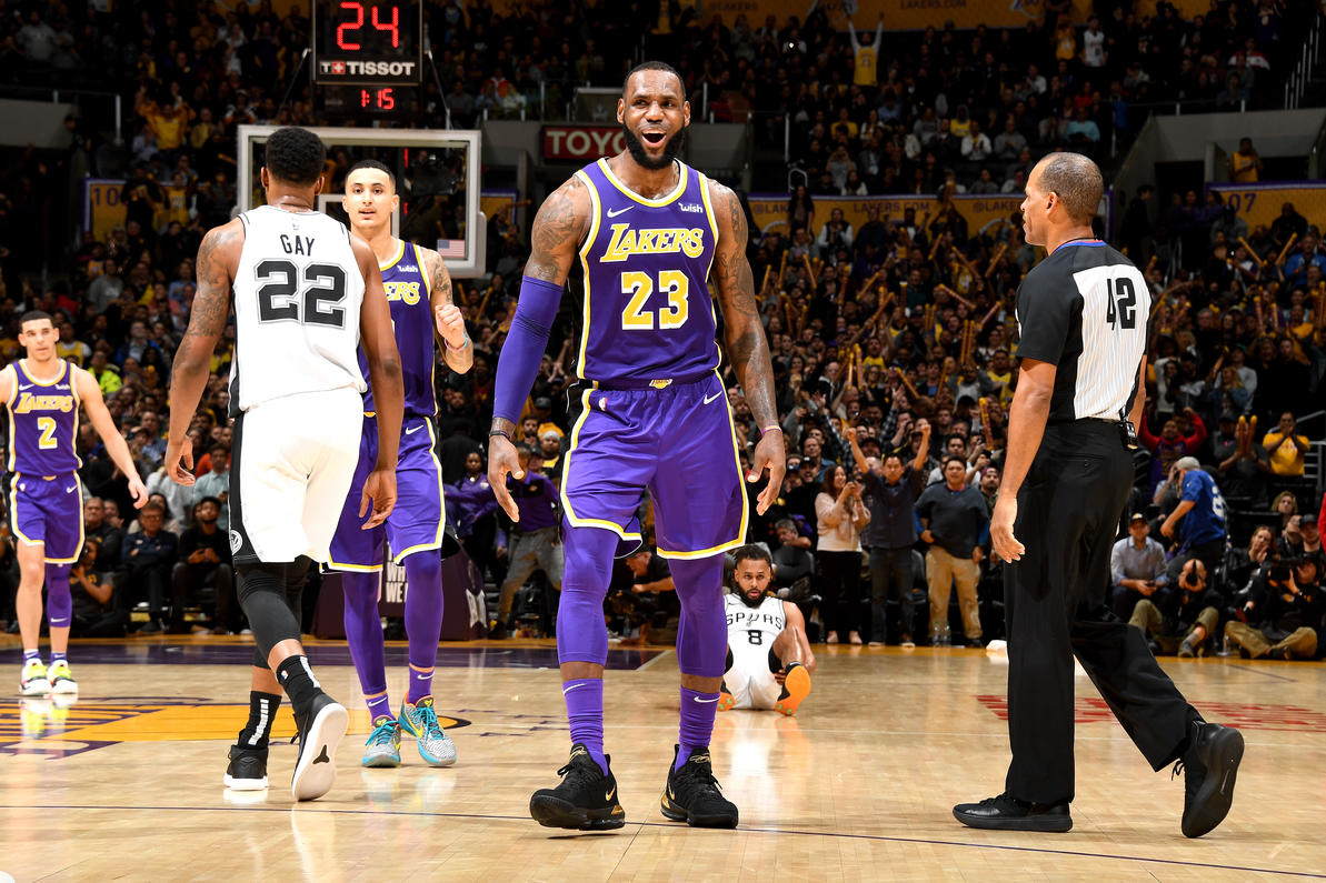 San Antonio Spurs v Los Angeles Lakers